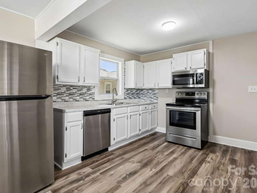 408 Park Avenue, Gastonia, NC 28054.  MLS# CAR4371754, YatesRealty ID 20934. 