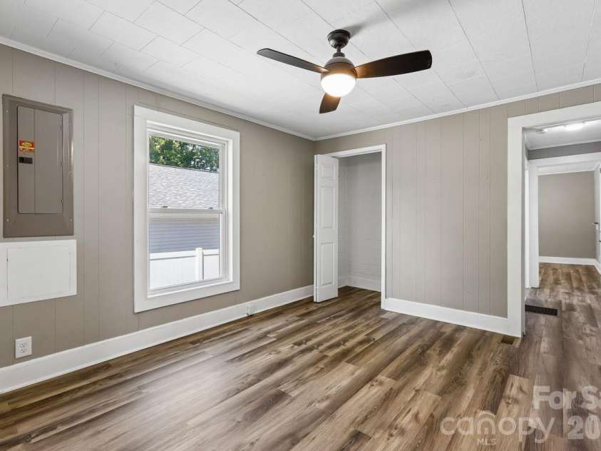 408 Park Avenue, Gastonia, NC 28054.  MLS# CAR4371754, YatesRealty ID 20934. 