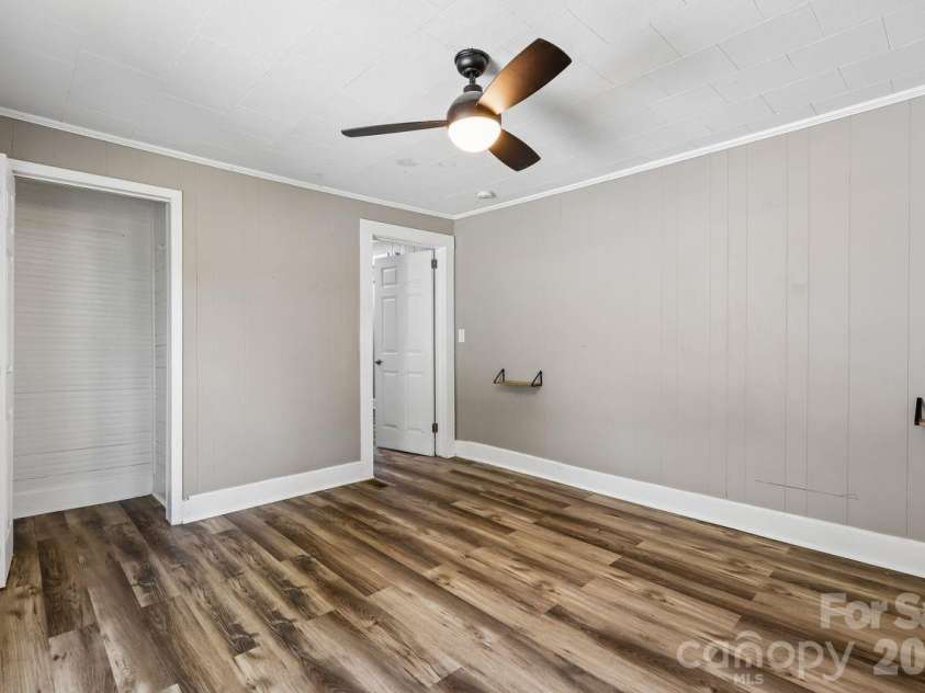 408 Park Avenue, Gastonia, NC 28054.  MLS# CAR4371754, YatesRealty ID 20934. 