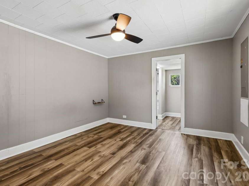 408 Park Avenue, Gastonia, NC 28054.  MLS# CAR4371754, YatesRealty ID 20934. 