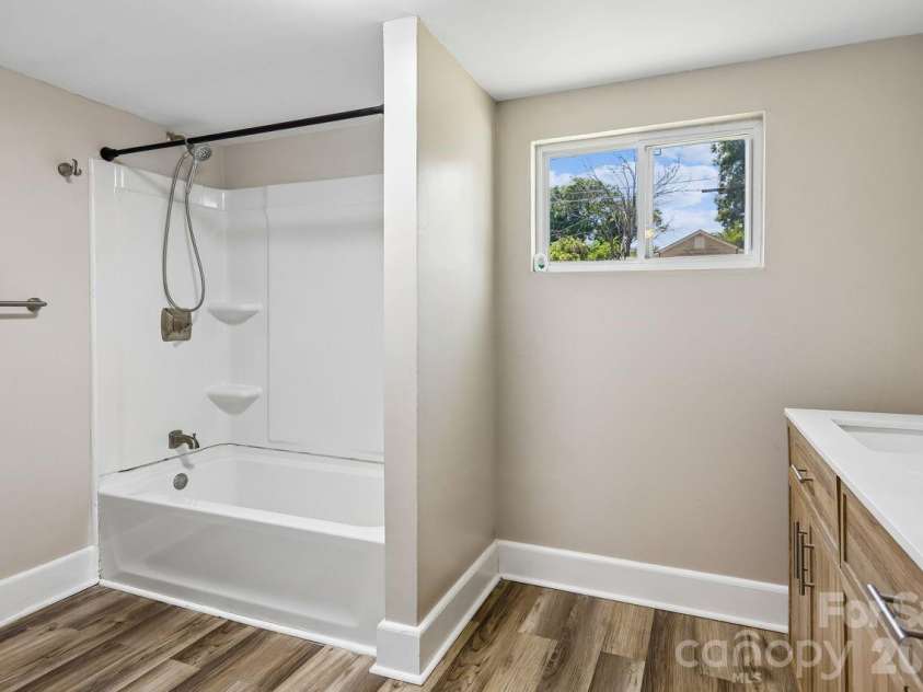 408 Park Avenue, Gastonia, NC 28054.  MLS# CAR4371754, YatesRealty ID 20934. 