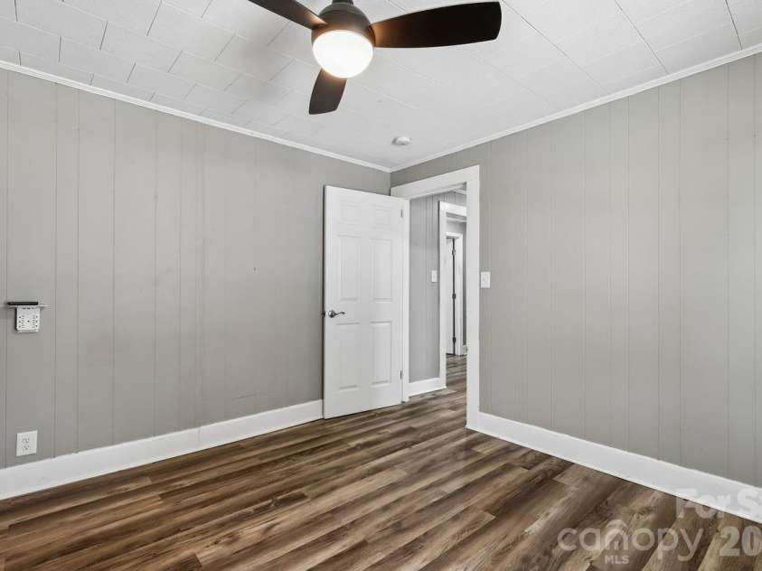 408 Park Avenue, Gastonia, NC 28054.  MLS# CAR4371754, YatesRealty ID 20934. 