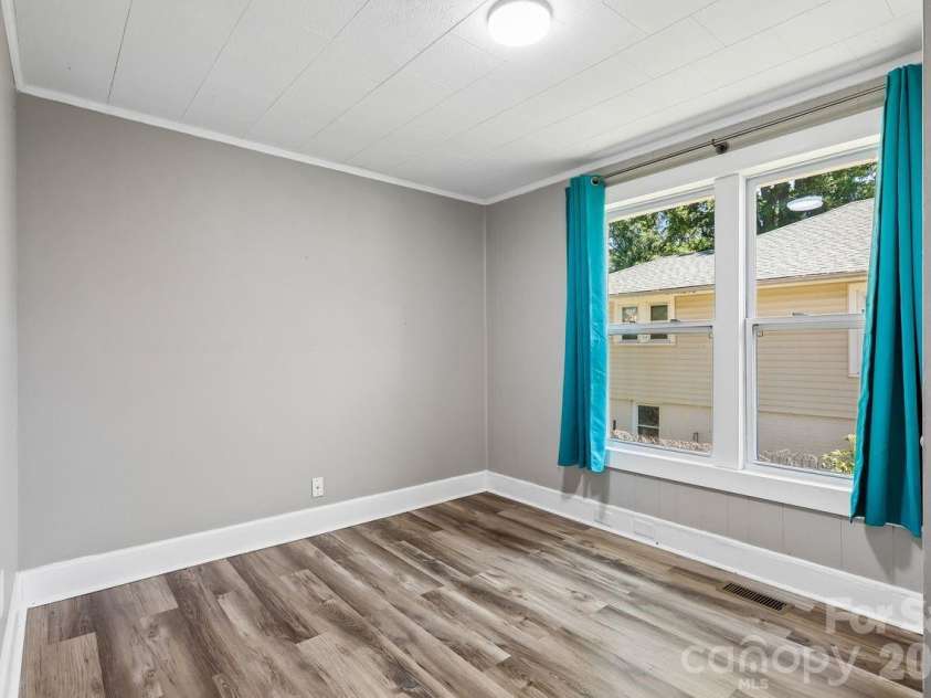 408 Park Avenue, Gastonia, NC 28054.  MLS# CAR4371754, YatesRealty ID 20934. 