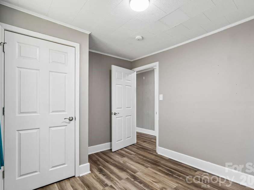 408 Park Avenue, Gastonia, NC 28054.  MLS# CAR4371754, YatesRealty ID 20934. 