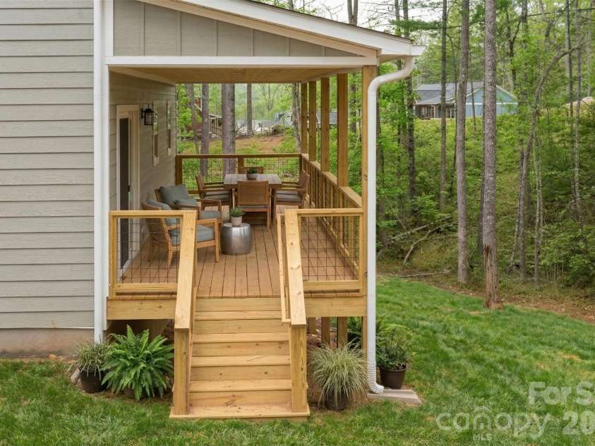 165 Cascade Ridge Road, Fairview, NC 28730.  MLS# CAR4351945, YatesRealty ID 20935. 