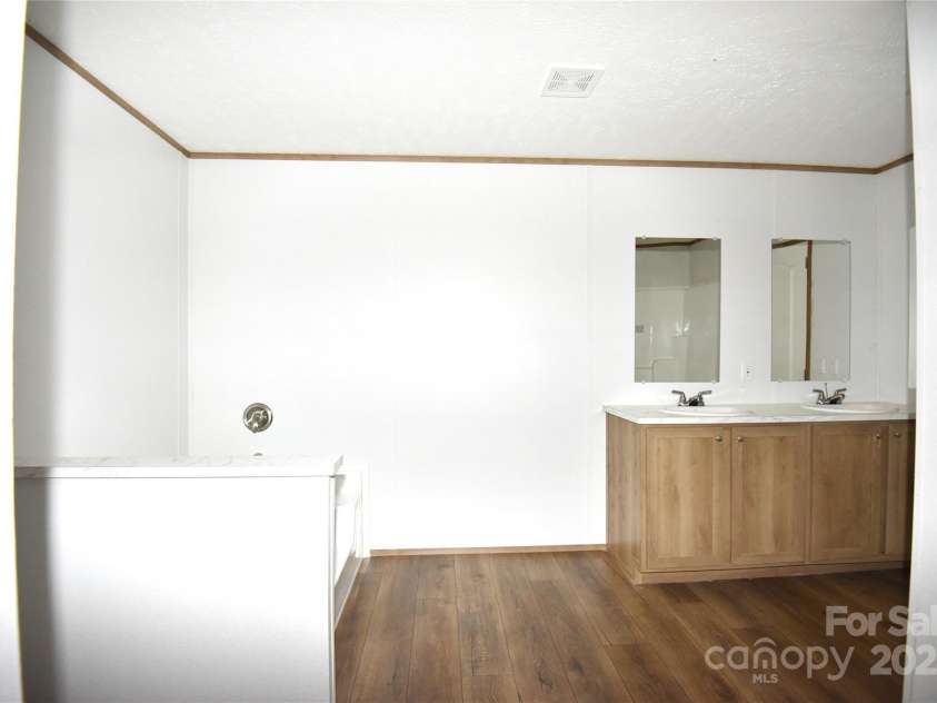 828 Long Bow Road, Salisbury, NC 28144.  MLS# CAR4247643, YatesRealty ID 20935. 