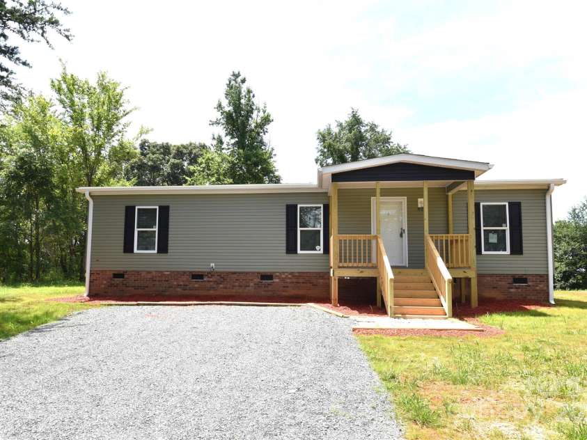828 Long Bow Road, Salisbury, NC 28144.  MLS# CAR4247643, YatesRealty ID 20935. 