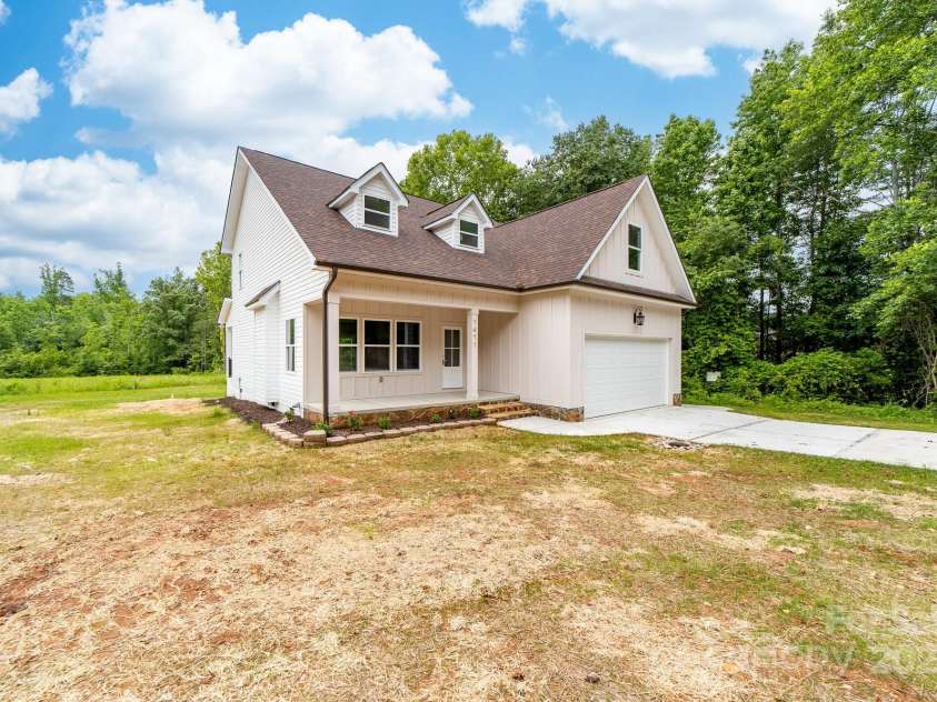 1471 Marshbrooke Lane, Catawba, NC 28609.  MLS# CAR4269162, YatesRealty ID 20936. 