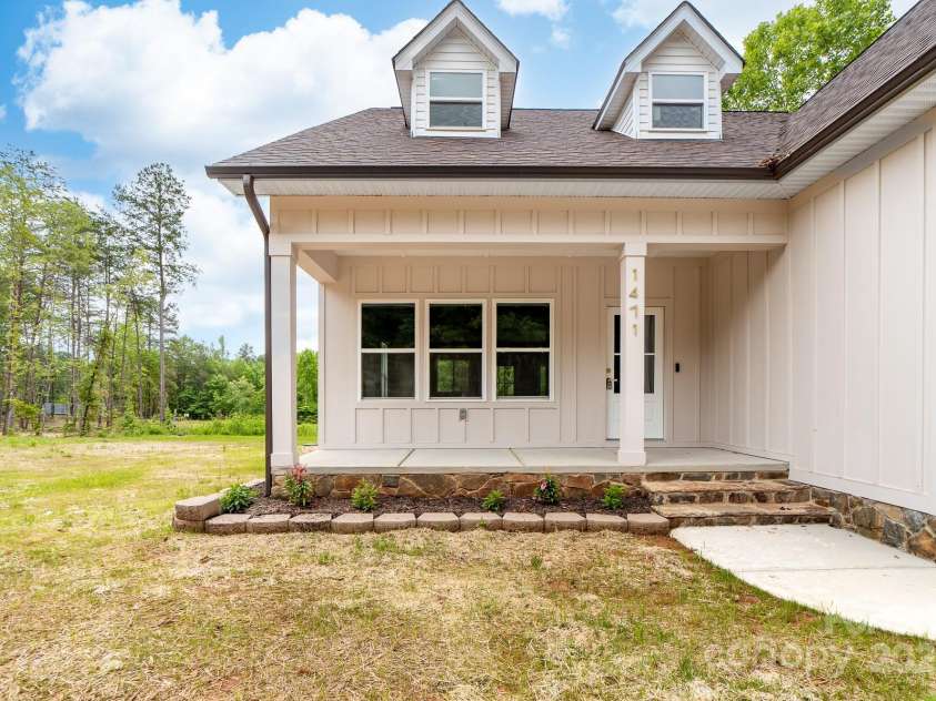 1471 Marshbrooke Lane, Catawba, NC 28609.  MLS# CAR4269162, YatesRealty ID 20936. 