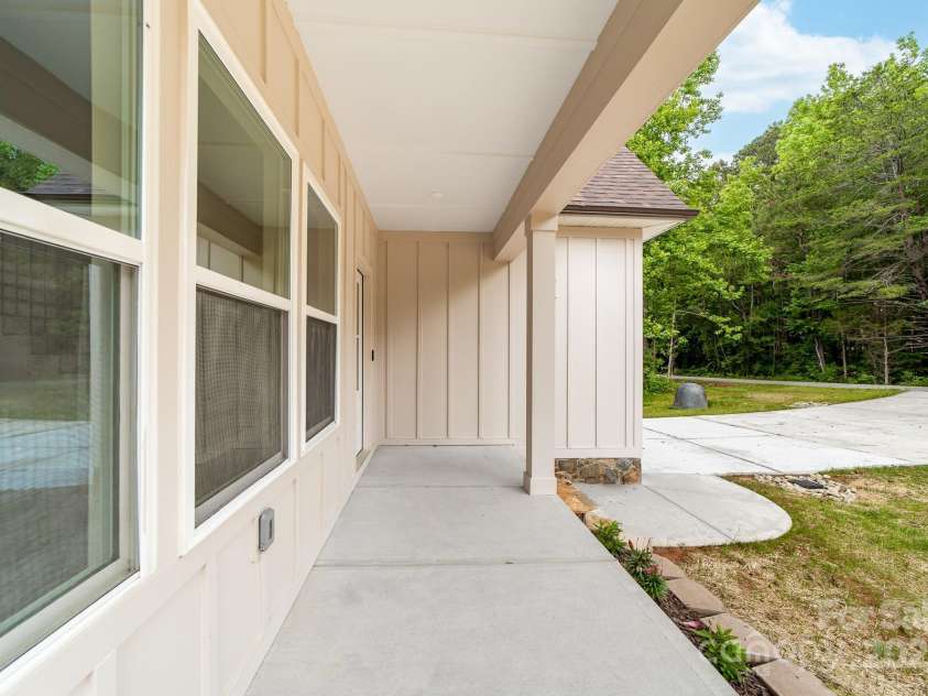 1471 Marshbrooke Lane, Catawba, NC 28609.  MLS# CAR4269162, YatesRealty ID 20936. 