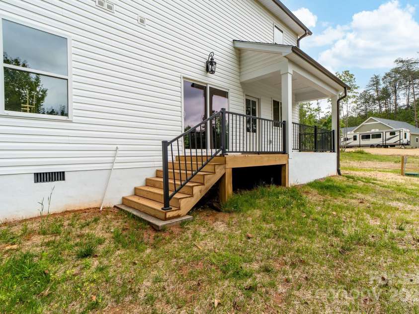 1471 Marshbrooke Lane, Catawba, NC 28609.  MLS# CAR4269162, YatesRealty ID 20936. 