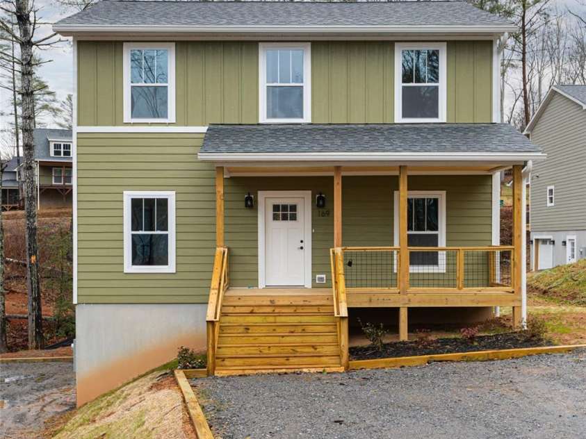 169 Cascade Ridge Road, Fairview, NC 28730.  MLS# CAR4351388, YatesRealty ID 20936. 