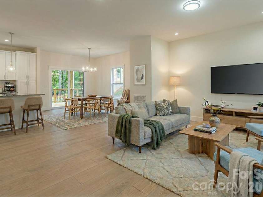 169 Cascade Ridge Road, Fairview, NC 28730.  MLS# CAR4351388, YatesRealty ID 20936. 
