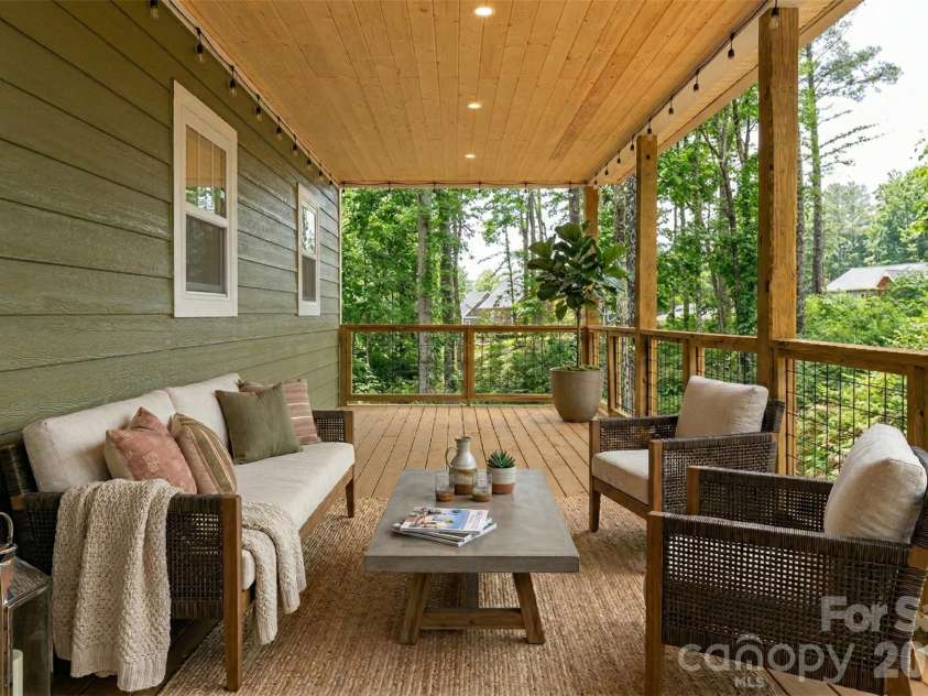 169 Cascade Ridge Road, Fairview, NC 28730.  MLS# CAR4351388, YatesRealty ID 20936. 