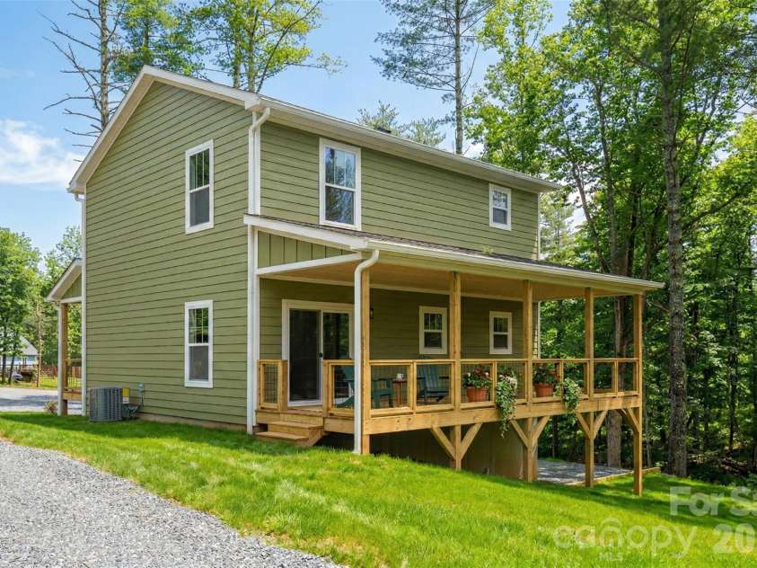 169 Cascade Ridge Road, Fairview, NC 28730.  MLS# CAR4351388, YatesRealty ID 20936. 