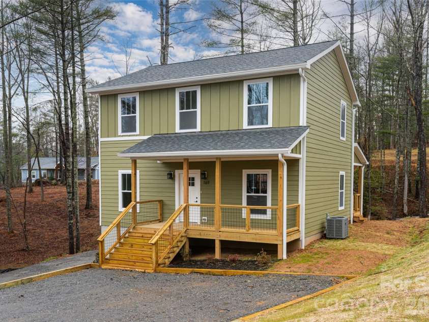 169 Cascade Ridge Road, Fairview, NC 28730.  MLS# CAR4351388, YatesRealty ID 20936. 