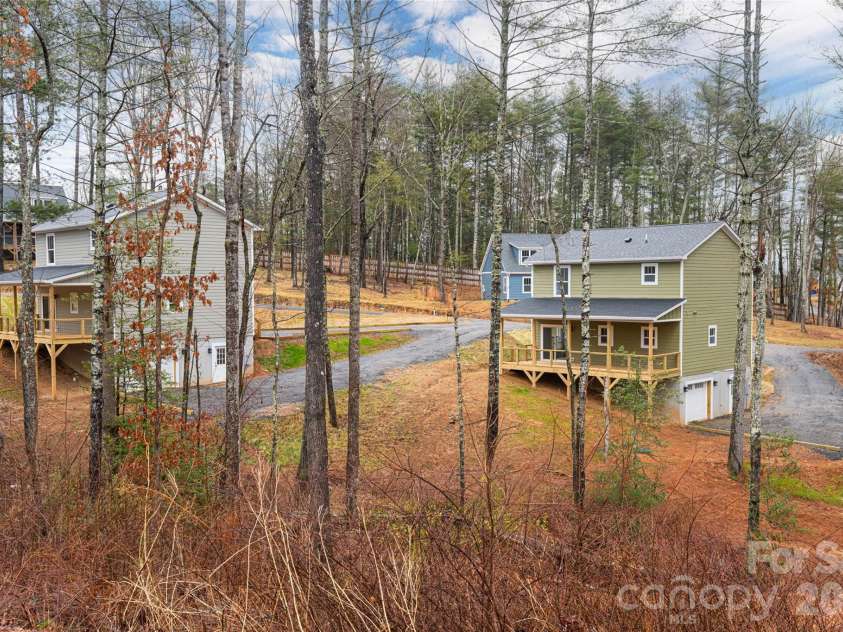 169 Cascade Ridge Road, Fairview, NC 28730.  MLS# CAR4351388, YatesRealty ID 20936. 