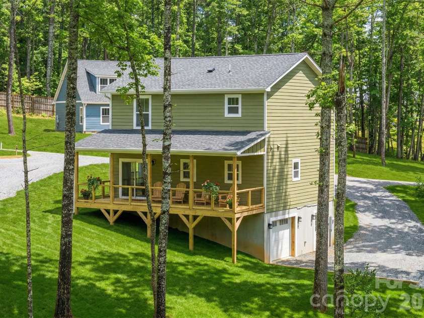 169 Cascade Ridge Road, Fairview, NC 28730.  MLS# CAR4351388, YatesRealty ID 20936. 