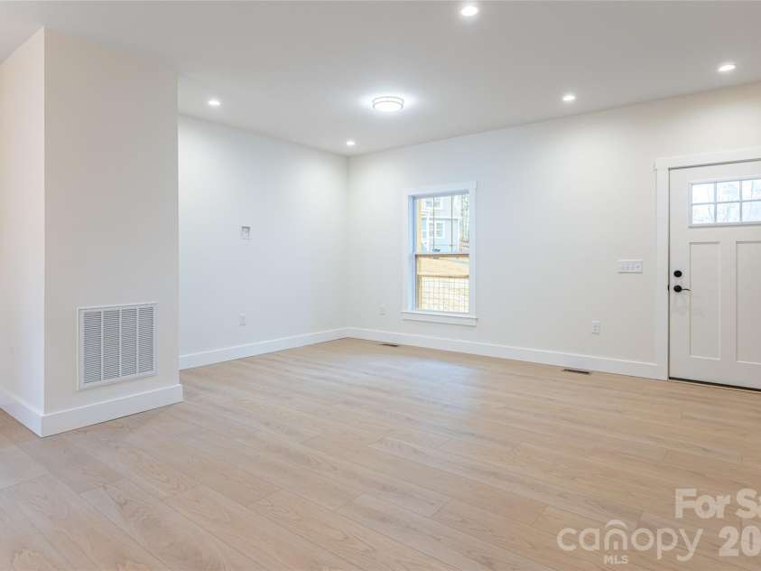 169 Cascade Ridge Road, Fairview, NC 28730.  MLS# CAR4351388, YatesRealty ID 20936. Living Room