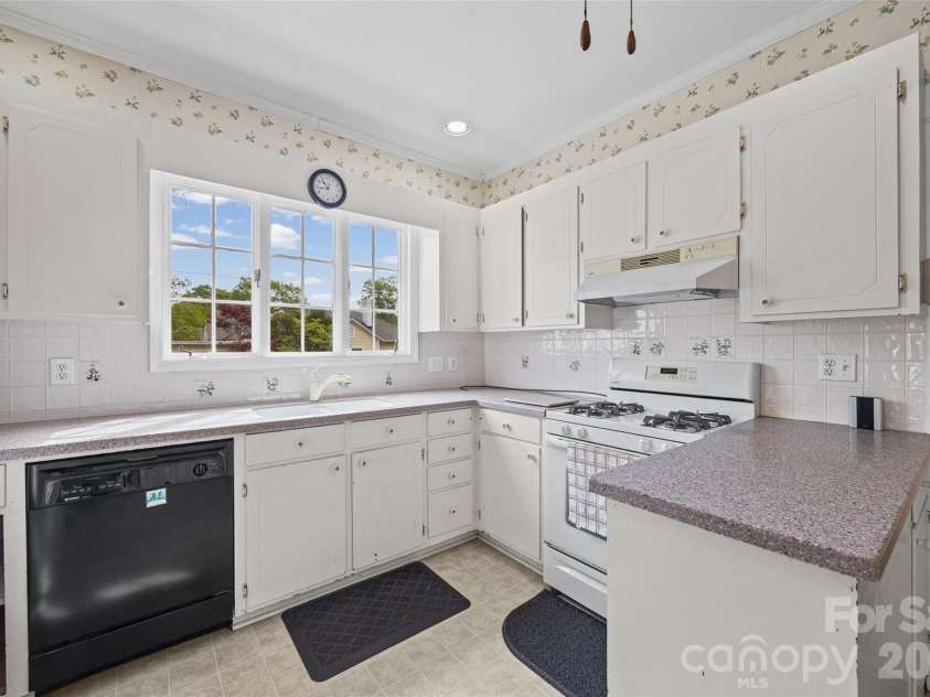 202 Pressley Street, Clover, SC 29710.  MLS# CAR4368997, YatesRealty ID 20937. 