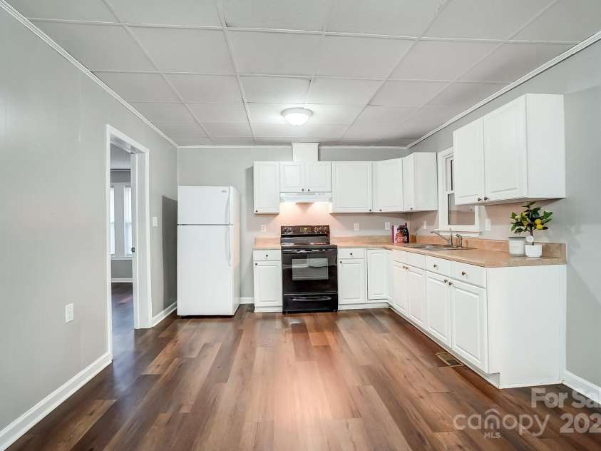 26 Park Drive, Gastonia, NC 28054.  MLS# CAR4238807, YatesRealty ID 20937. 