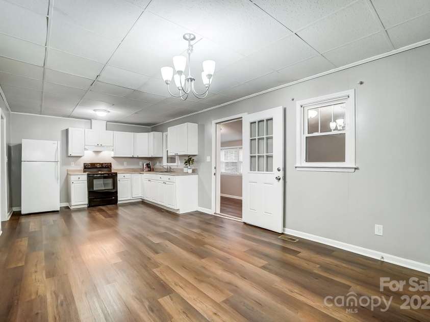26 Park Drive, Gastonia, NC 28054.  MLS# CAR4238807, YatesRealty ID 20937. 
