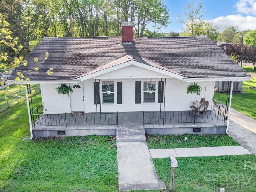 26 Park Drive, Gastonia, NC 28054.  MLS# CAR4238807, YatesRealty ID 20937. 