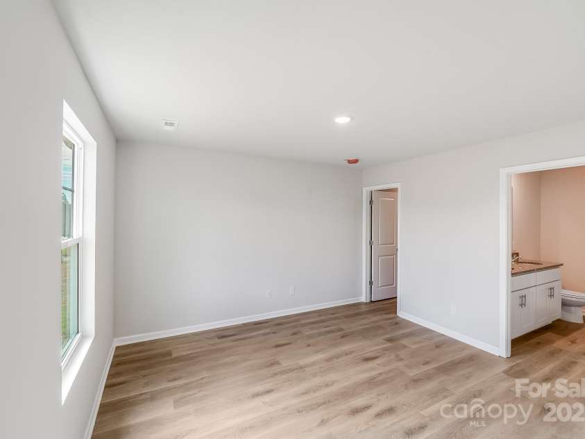 137 Red Cedar Lane, Statesville, NC 28625.  MLS# CAR4309152, YatesRealty ID 20938. 