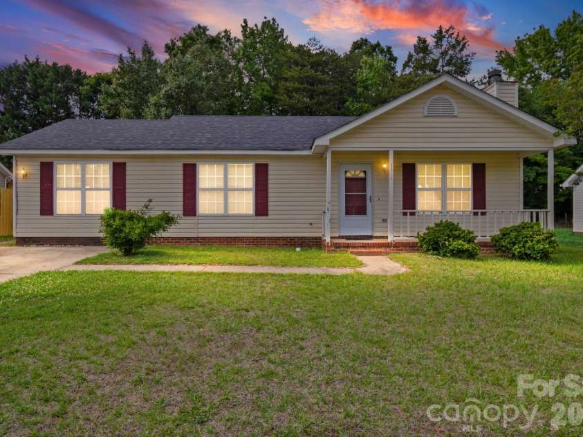 3311 Atlas Drive, Charlotte, NC 28269.  MLS# CAR4376224, YatesRealty ID 20939. 