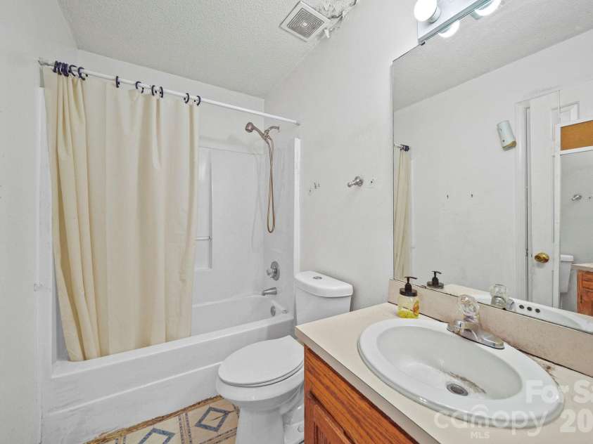 3311 Atlas Drive, Charlotte, NC 28269.  MLS# CAR4376224, YatesRealty ID 20939. 