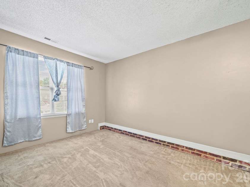 3311 Atlas Drive, Charlotte, NC 28269.  MLS# CAR4376224, YatesRealty ID 20939. 