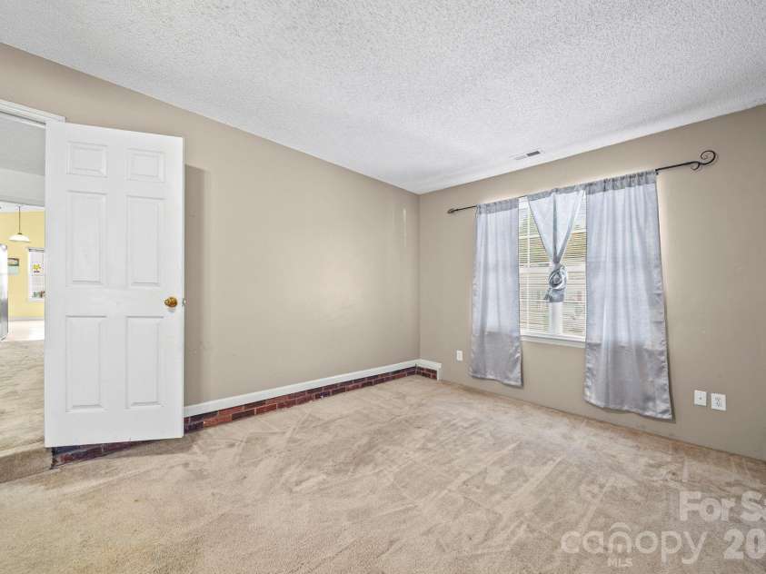 3311 Atlas Drive, Charlotte, NC 28269.  MLS# CAR4376224, YatesRealty ID 20939. 