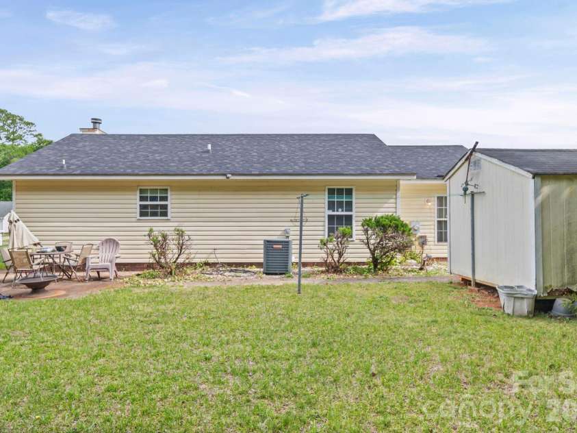 3311 Atlas Drive, Charlotte, NC 28269.  MLS# CAR4376224, YatesRealty ID 20939. 