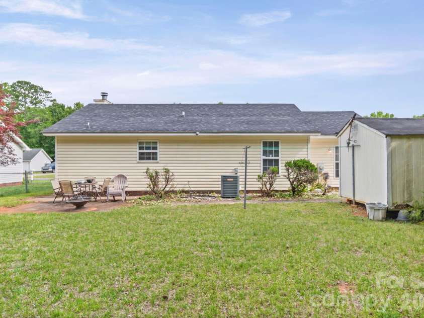 3311 Atlas Drive, Charlotte, NC 28269.  MLS# CAR4376224, YatesRealty ID 20939. 