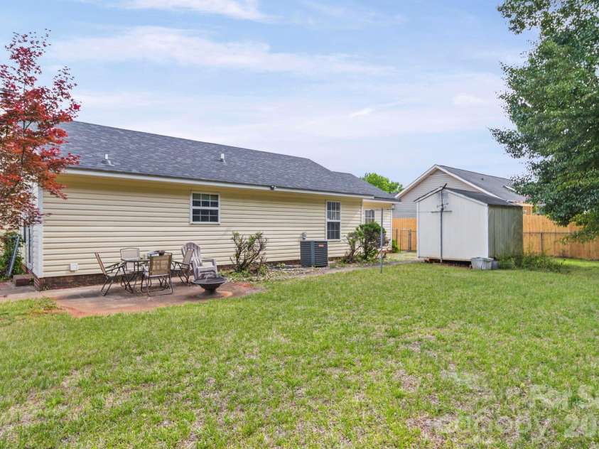 3311 Atlas Drive, Charlotte, NC 28269.  MLS# CAR4376224, YatesRealty ID 20939. 
