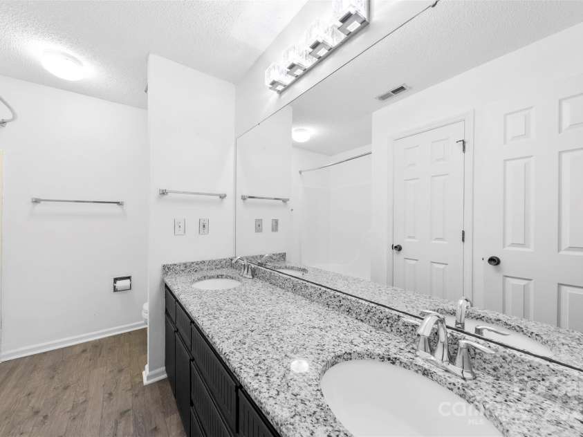 3664 Gaston Day School Road, Gastonia, NC 28056.  MLS# CAR4309726, YatesRealty ID 20939. Bathroom