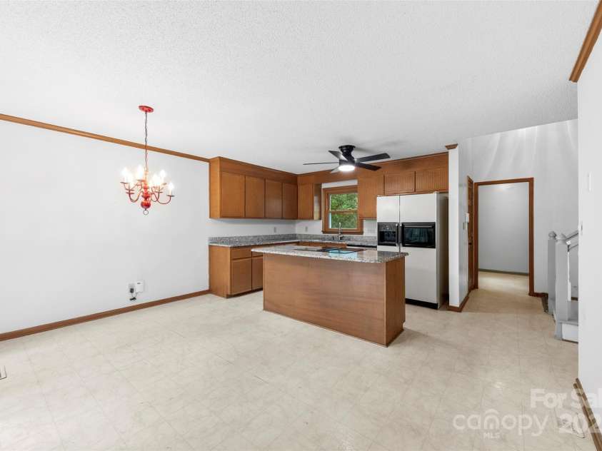 3664 Gaston Day School Road, Gastonia, NC 28056.  MLS# CAR4309726, YatesRealty ID 20939. Kitchen/Breakfast Area