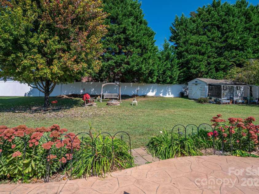 1613 Stone Pine Drive, Gastonia, NC 28056.  MLS# CAR4306487, YatesRealty ID 2094. 