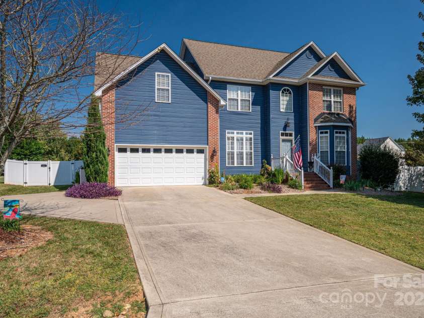 1613 Stone Pine Drive, Gastonia, NC 28056.  MLS# CAR4306487, YatesRealty ID 2094. 