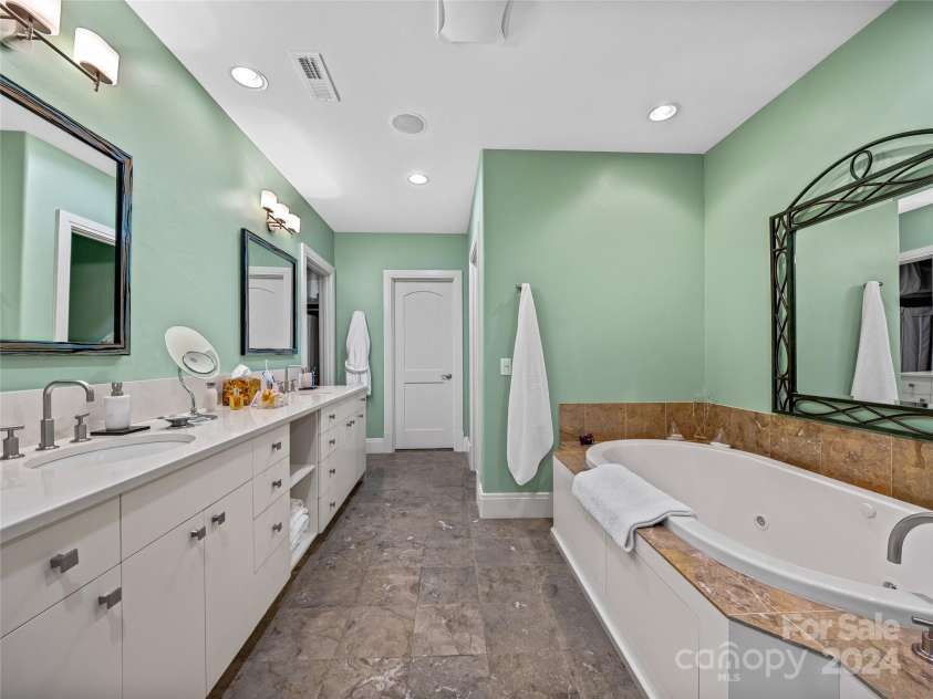 22 Foxbridge Way, Arden, NC 28704.  MLS# CAR4180001, YatesRealty ID 2094. 