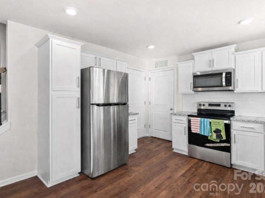 42 Benedict Lane, Weaverville, NC 28787.  MLS# CAR4345115, YatesRealty ID 2094. 