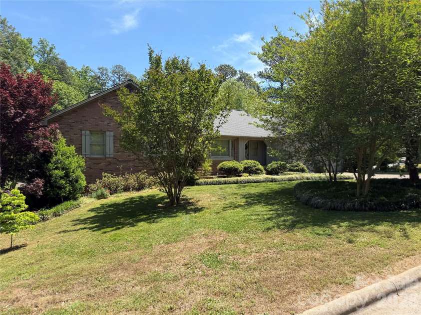 605 Queens Road, Cherryville, NC 28021.  MLS# CAR4375817, YatesRealty ID 20940. 