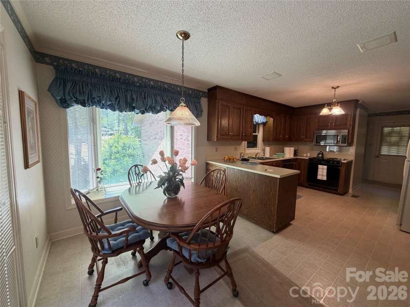 605 Queens Road, Cherryville, NC 28021.  MLS# CAR4375817, YatesRealty ID 20940. 