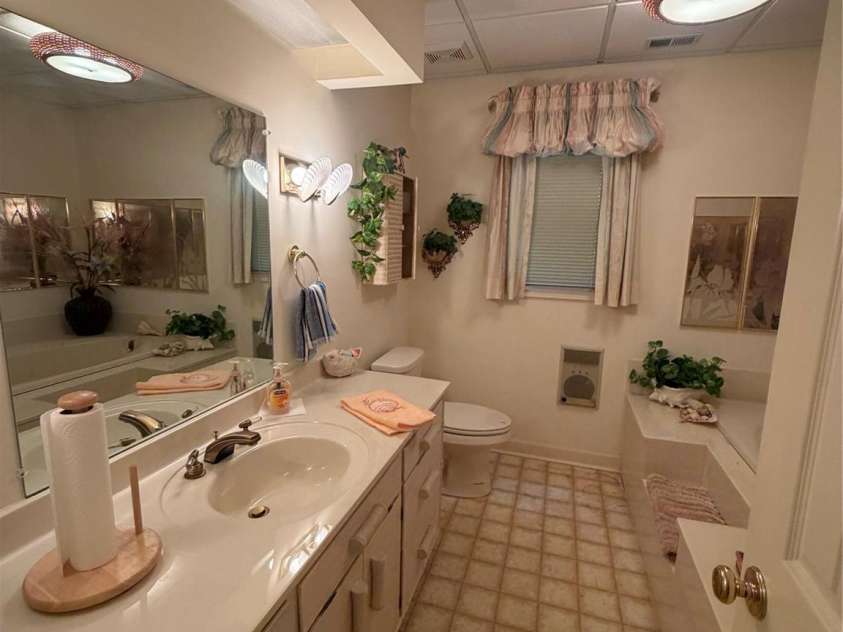 605 Queens Road, Cherryville, NC 28021.  MLS# CAR4375817, YatesRealty ID 20940. Basement Bathroom
