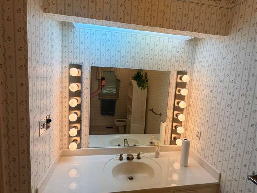 605 Queens Road, Cherryville, NC 28021.  MLS# CAR4375817, YatesRealty ID 20940. Master Bath