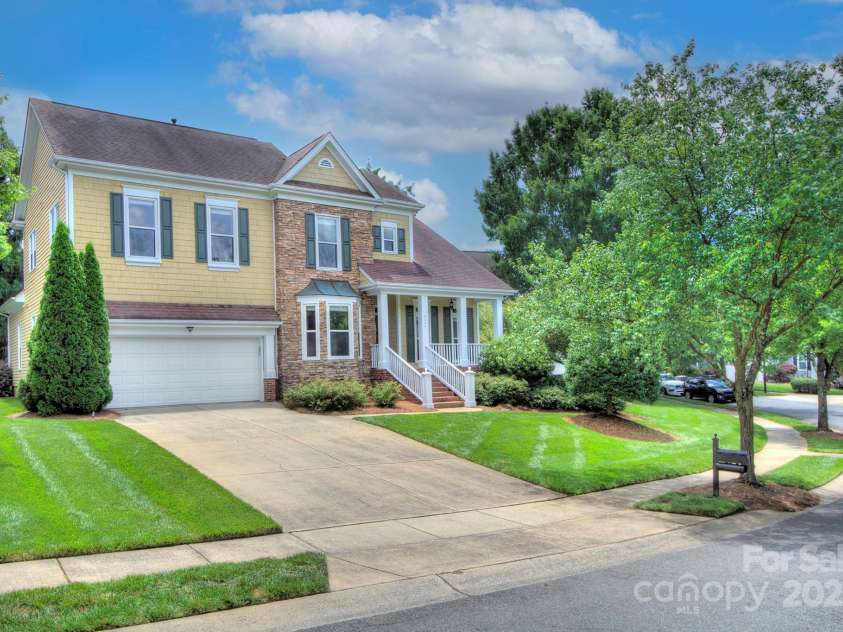 8044 Hawk Crest Court, Charlotte, NC 28270.  MLS# CAR4267919, YatesRealty ID 20940. Short drive to Arboretum for shopping, restaurants and convenient to 485