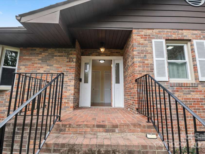 196 Broadview Circle, Brevard, NC 28712.  MLS# CAR4303235, YatesRealty ID 20941. 
