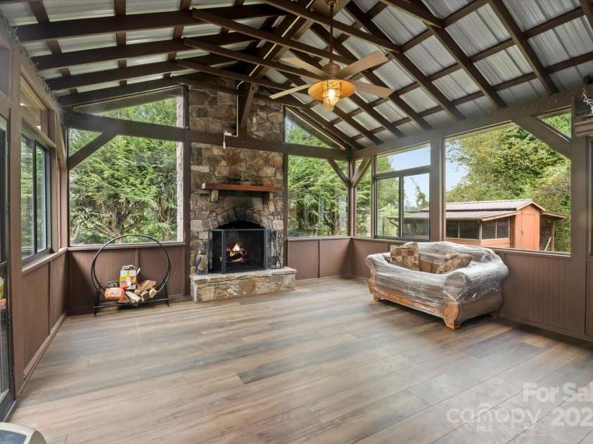 196 Broadview Circle, Brevard, NC 28712.  MLS# CAR4303235, YatesRealty ID 20941. 