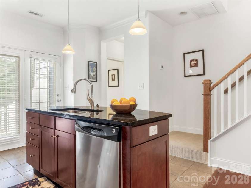 267 Hurston Circle, Charlotte, NC 28208.  MLS# CAR4373969, YatesRealty ID 20941. 