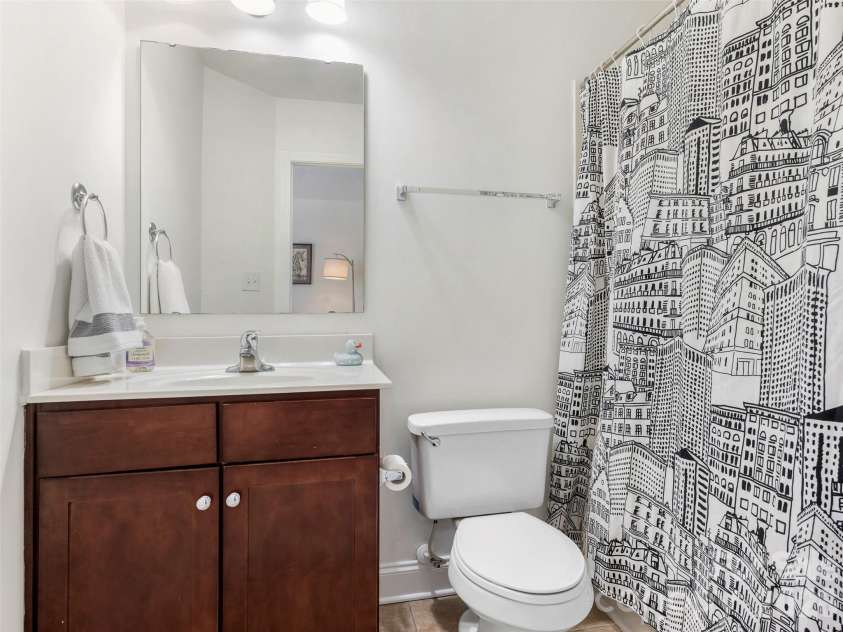 267 Hurston Circle, Charlotte, NC 28208.  MLS# CAR4373969, YatesRealty ID 20941. 